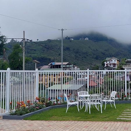 Twin Villa Red Νουβάρα Ελίγια Εξωτερικό φωτογραφία