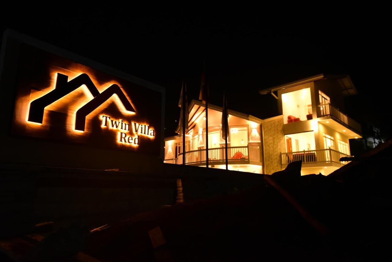 Twin Villa Red Νουβάρα Ελίγια Εξωτερικό φωτογραφία