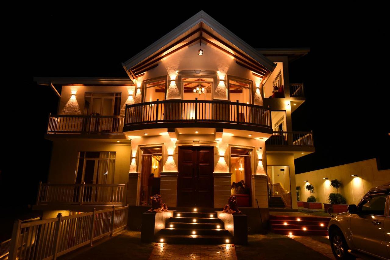 Twin Villa Red Νουβάρα Ελίγια Εξωτερικό φωτογραφία