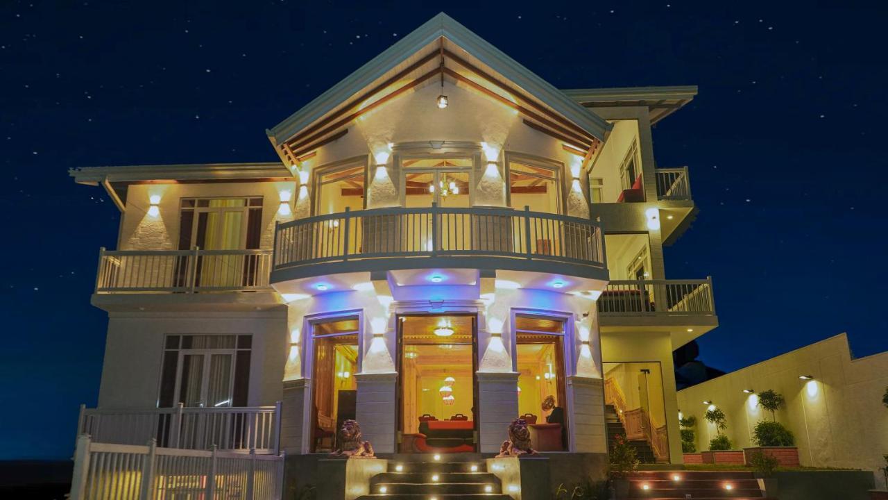 Twin Villa Red Νουβάρα Ελίγια Εξωτερικό φωτογραφία