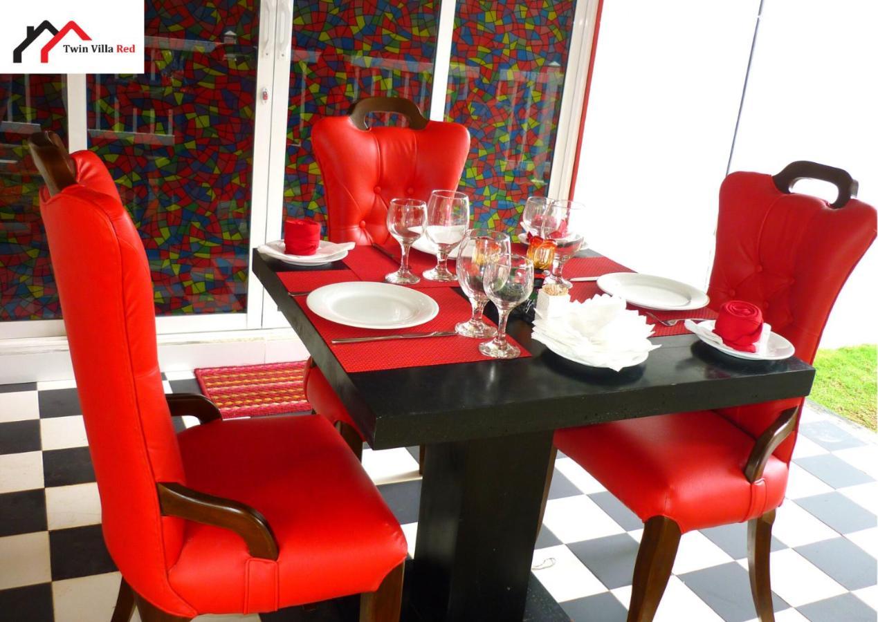 Twin Villa Red Νουβάρα Ελίγια Εξωτερικό φωτογραφία