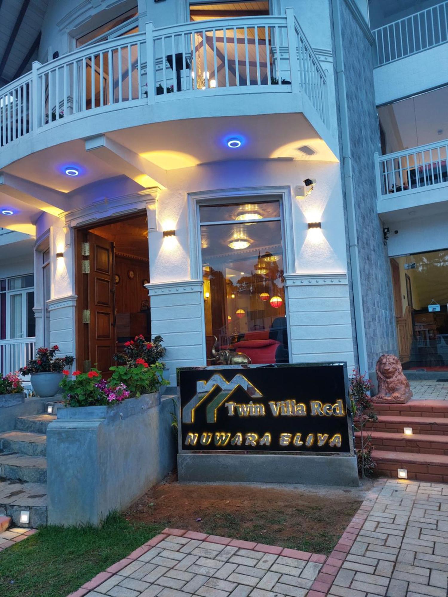 Twin Villa Red Νουβάρα Ελίγια Εξωτερικό φωτογραφία