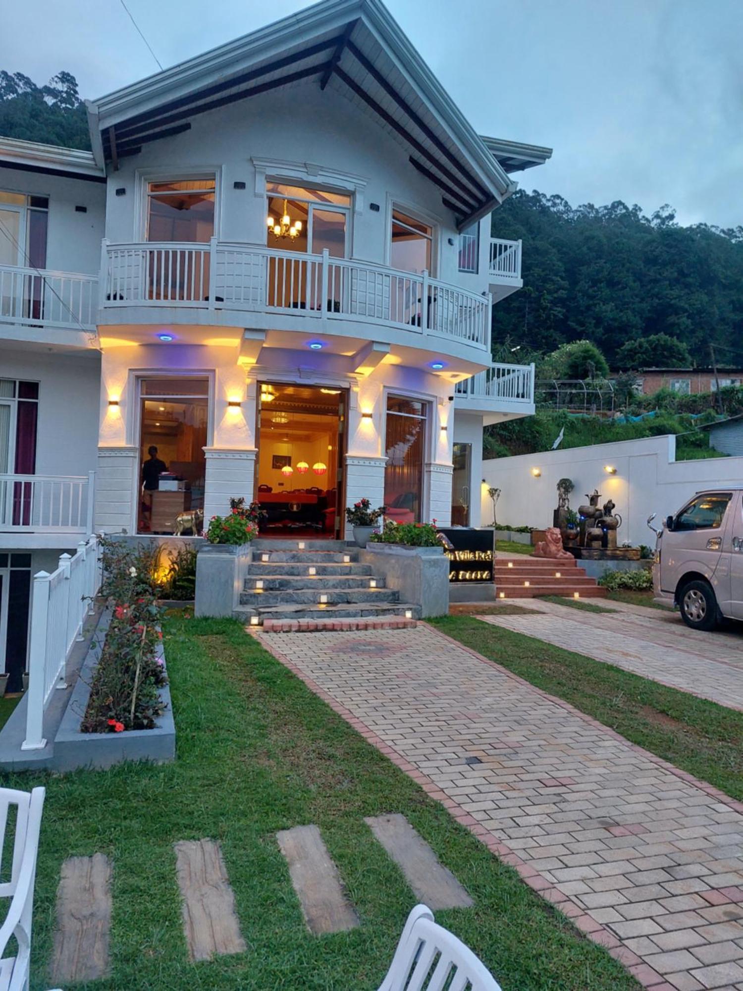 Twin Villa Red Νουβάρα Ελίγια Εξωτερικό φωτογραφία