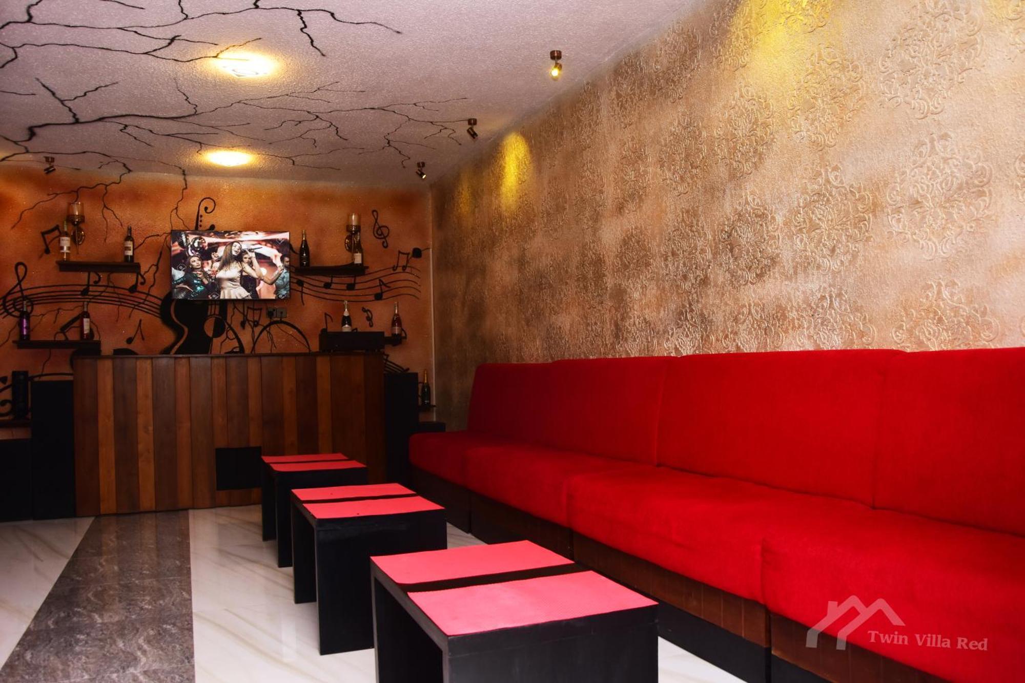 Twin Villa Red Νουβάρα Ελίγια Εξωτερικό φωτογραφία
