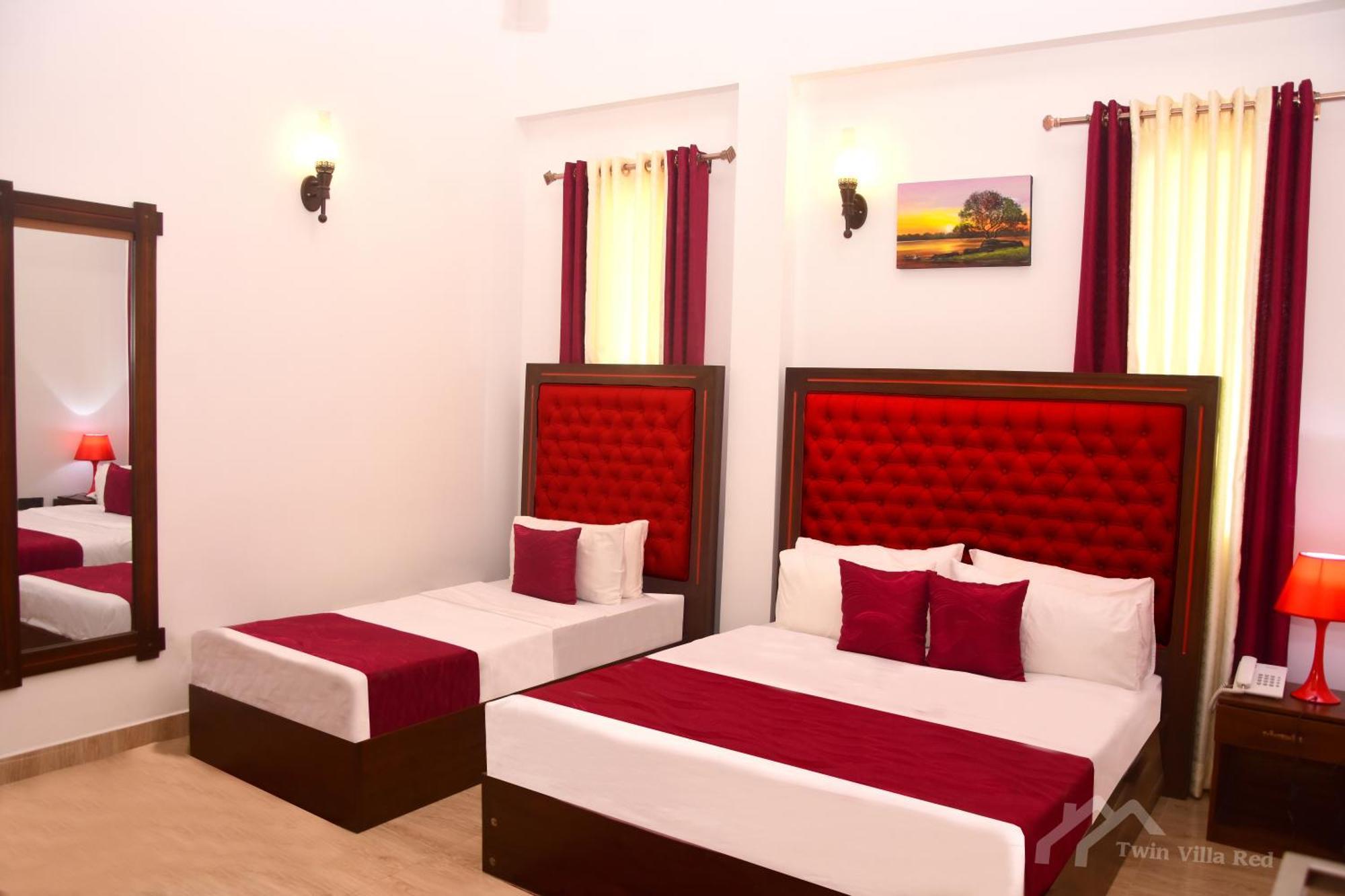 Twin Villa Red Νουβάρα Ελίγια Εξωτερικό φωτογραφία