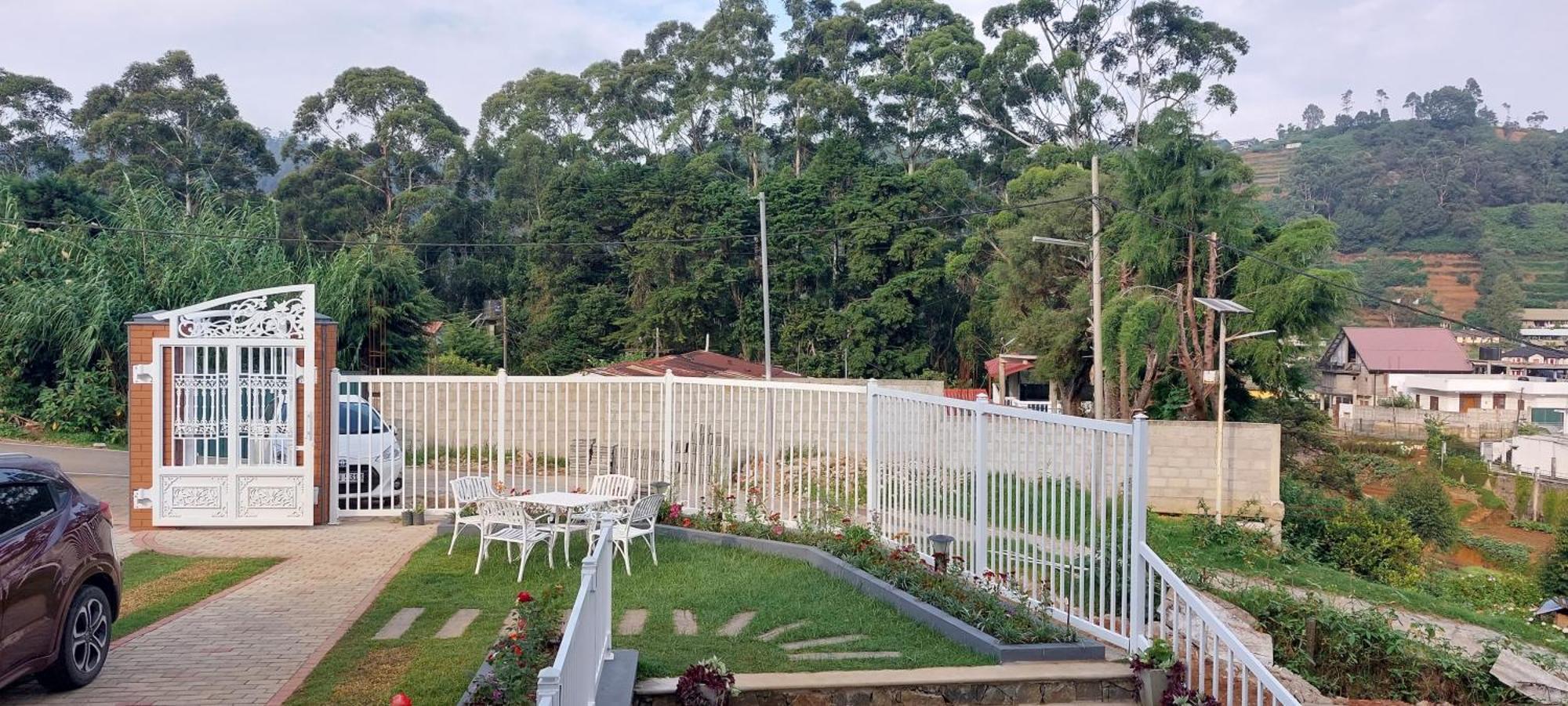 Twin Villa Red Νουβάρα Ελίγια Εξωτερικό φωτογραφία