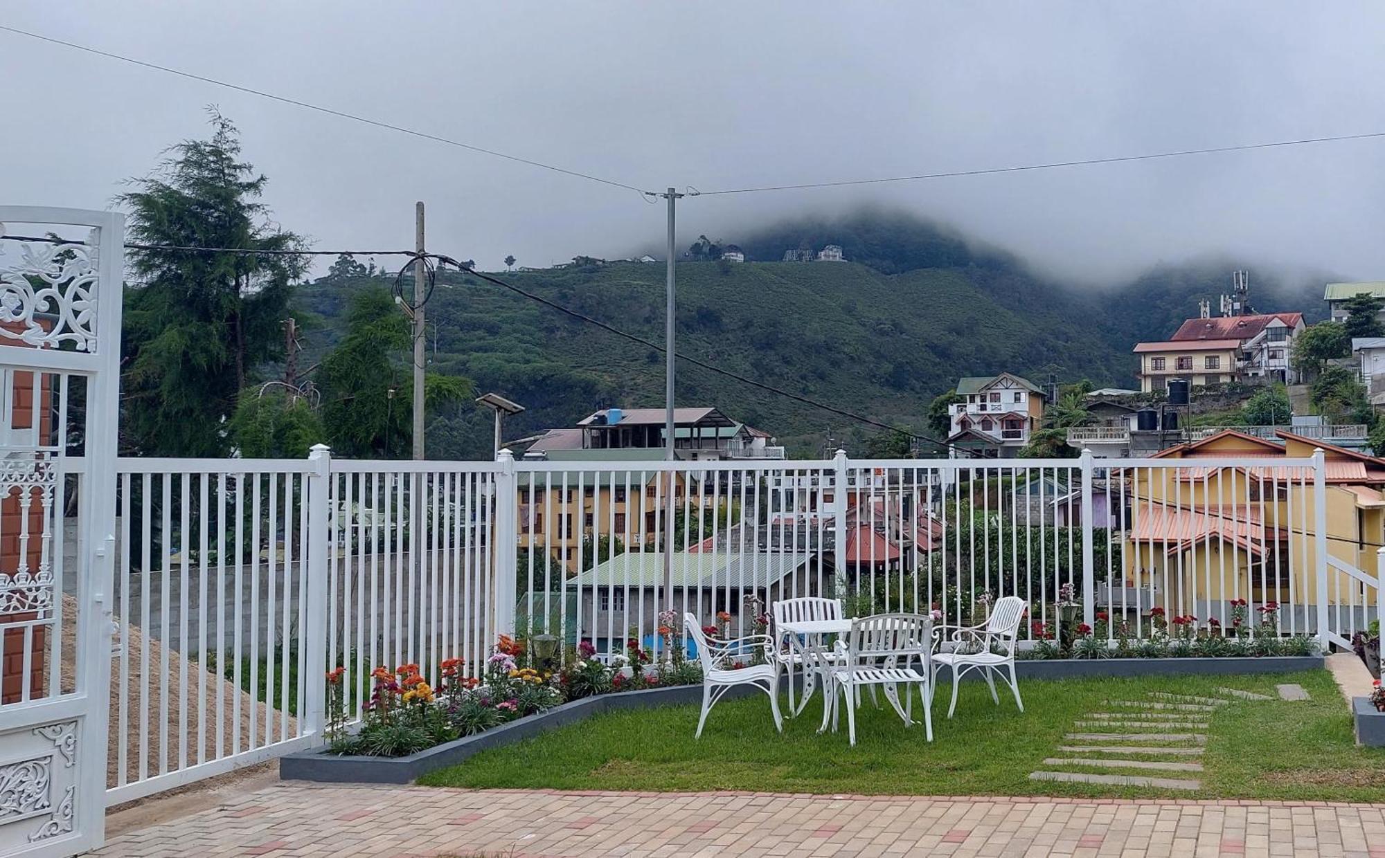 Twin Villa Red Νουβάρα Ελίγια Εξωτερικό φωτογραφία